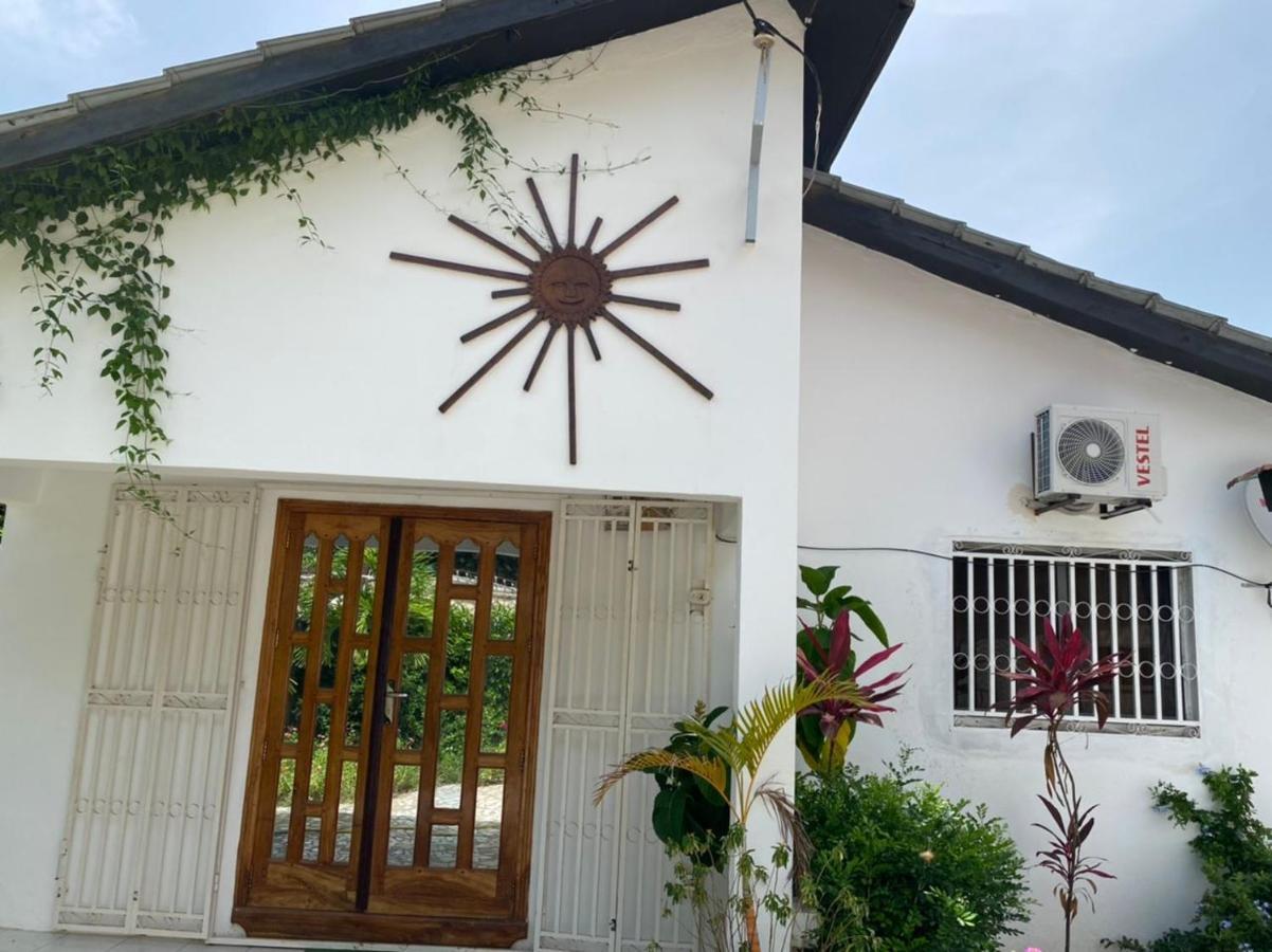 סרקונדה Swiss Garden House In Kerr Sering With Full Private Compound מראה חיצוני תמונה